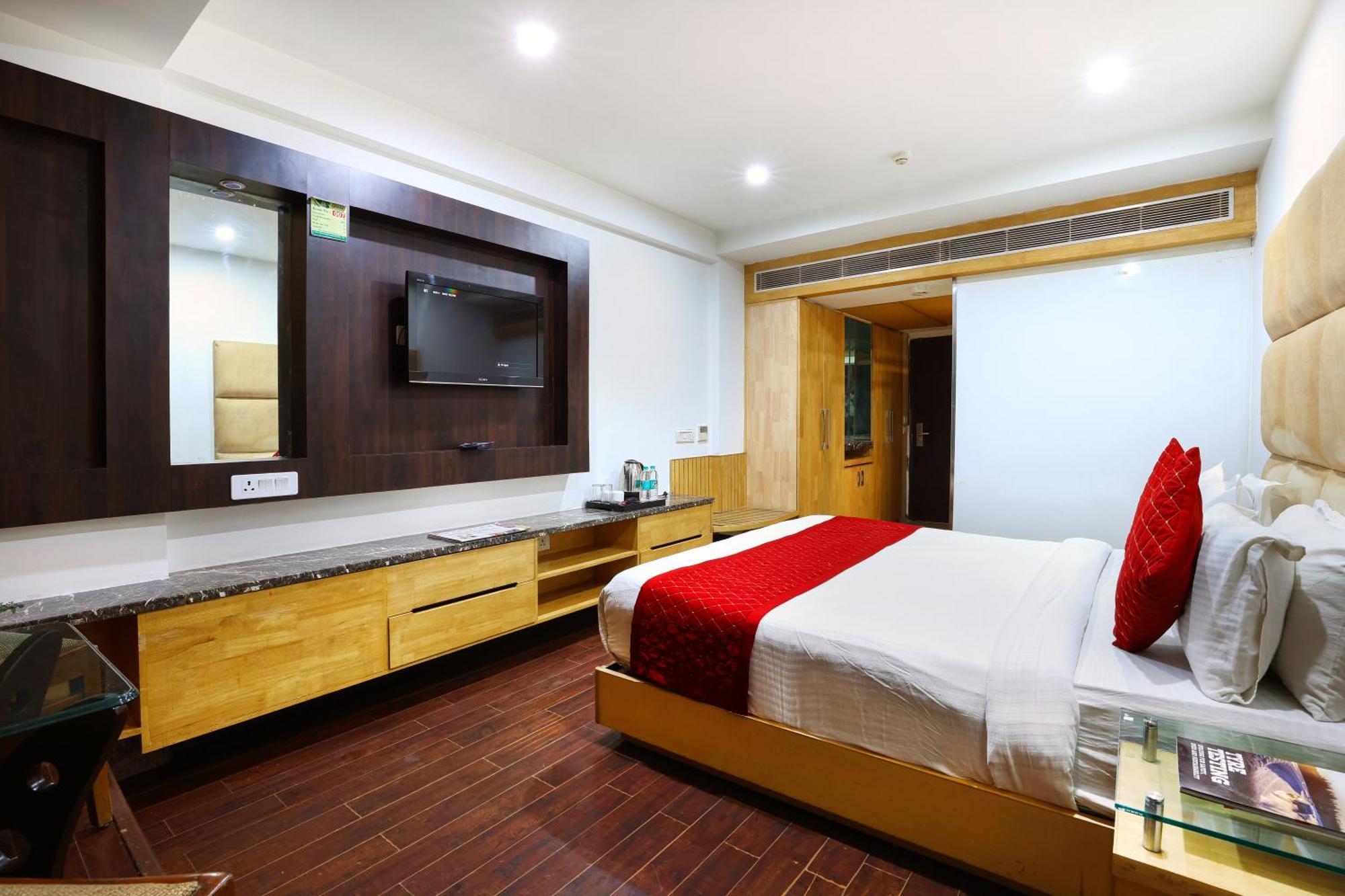 Airport Hotel Grand By Fantasia New Delhi Extérieur photo