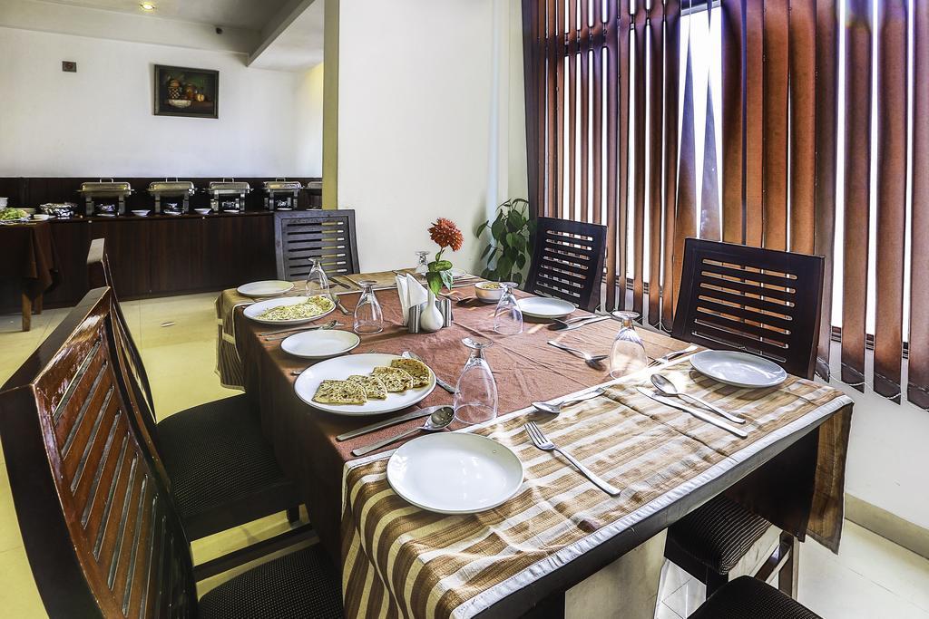 Airport Hotel Grand By Fantasia New Delhi Extérieur photo